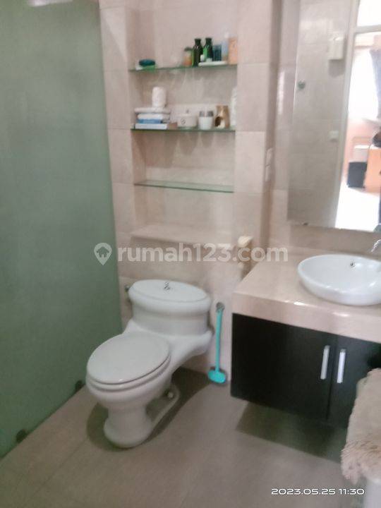 Rumah Dijual di Kota Wisata Siap Huni 2 Lt SHM sudah renov